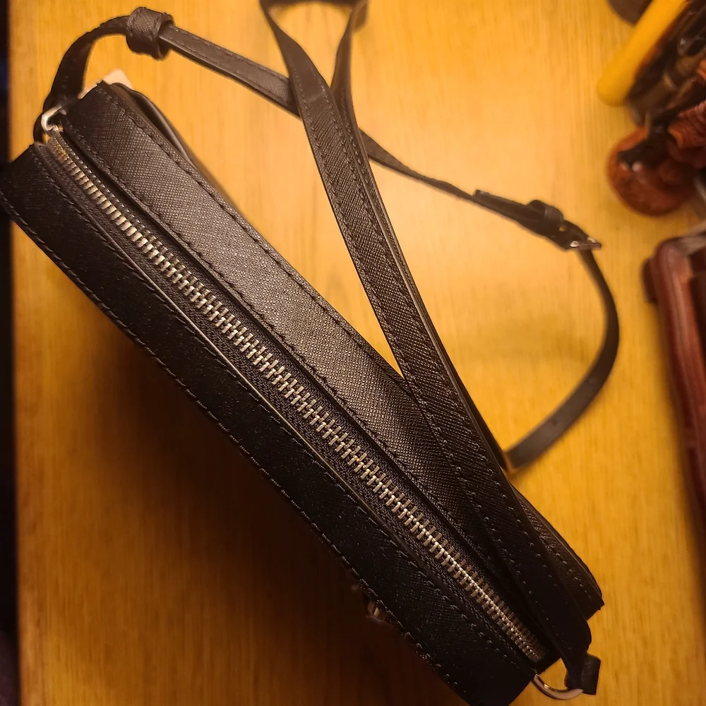 *SOLD* Michael Kors Jet Set Large Saffiano Leather Crossbody Bag Jet Black Set - Picture 4 of 12